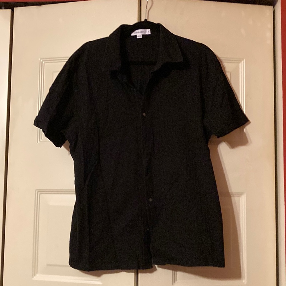 Mens Black shortsleeved button shirt. CalvinKlein XL